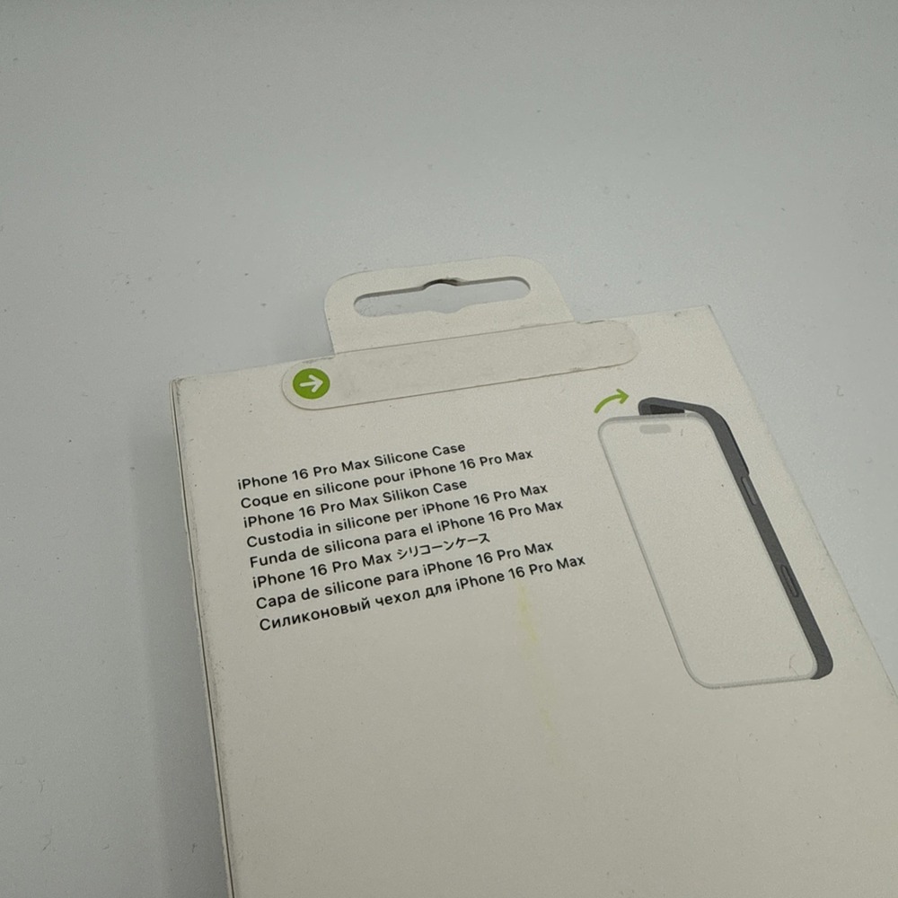 Apple Silicone Case with MagSafe for iPhone 16 Pro Max Black - Picture 4 of 4